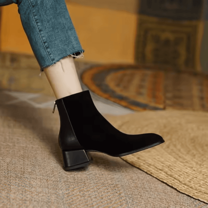 Viola | Stivaletti in Suede con Tacco Medio