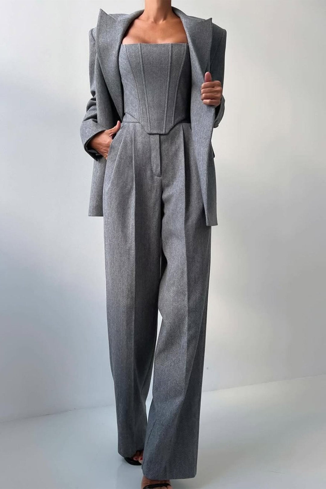 Dolce – Completo a Tre Pezzi con Blazer Doppiopetto