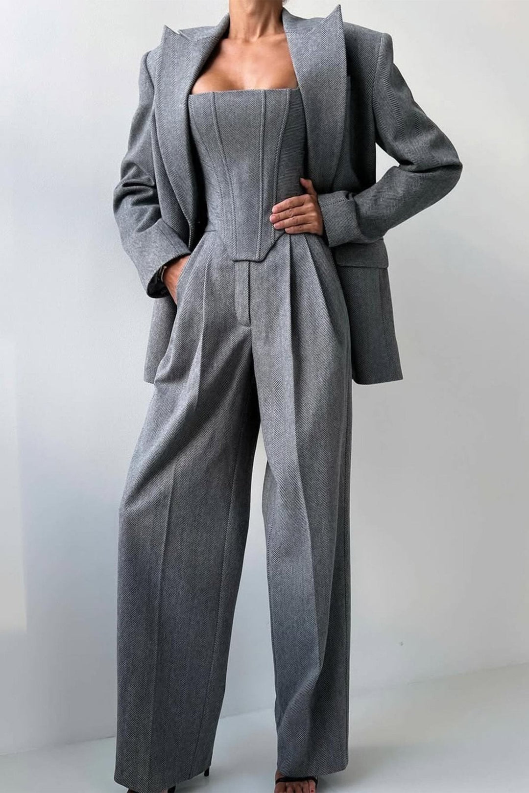 Dolce – Completo a Tre Pezzi con Blazer Doppiopetto